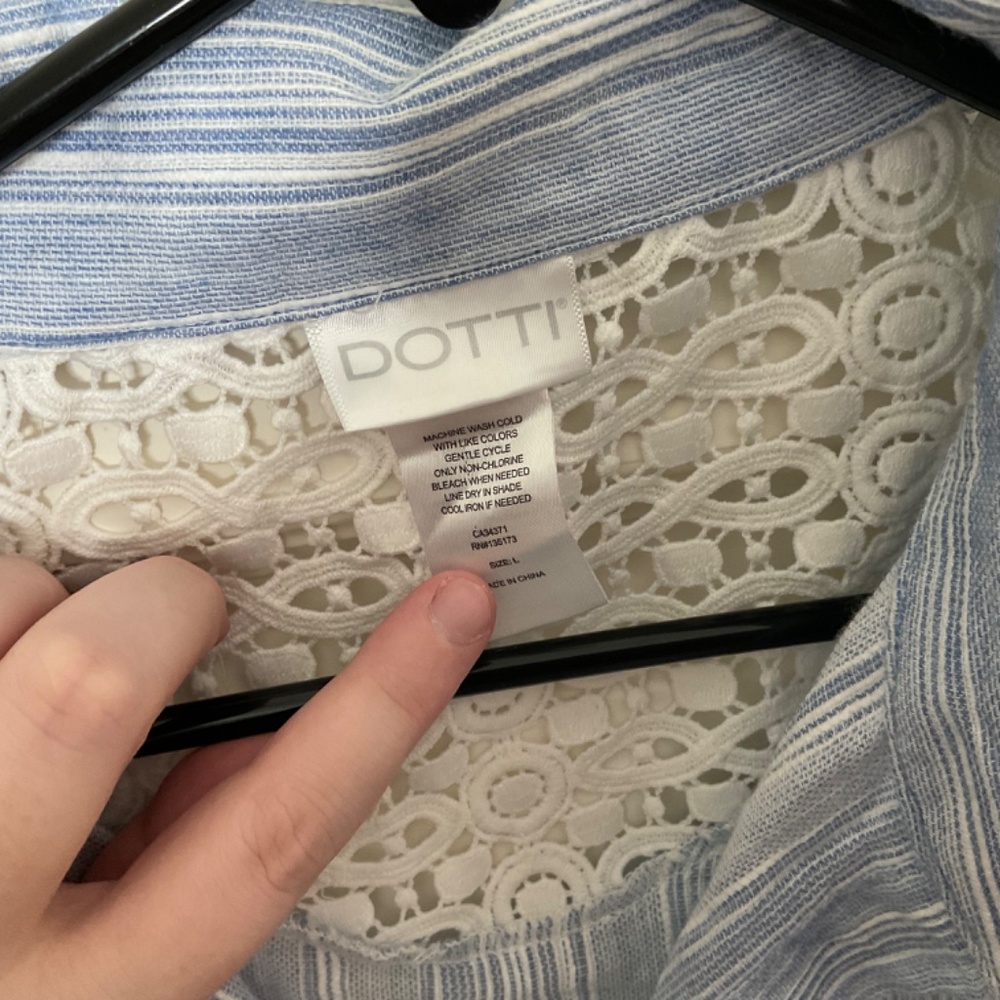 Dotti Striped Button Down Top with Crochet‎ Detail - Blue/White - Size Large - Picture 4 of 10